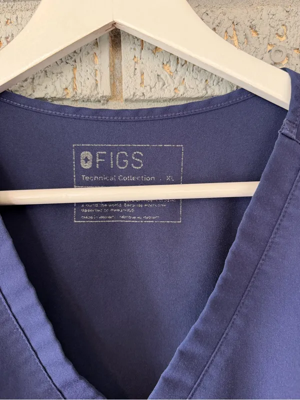 Figs Casma Three-Pocket Scrub Top Navy Blue Size XL - Image 4