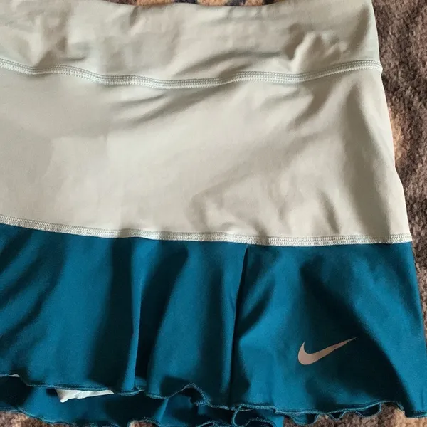Women’s Nike Dri-Fit tennis golf skort - Image 5