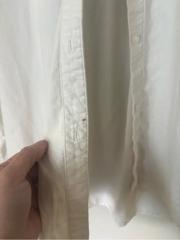 Old navy white button down shirt - Image 2