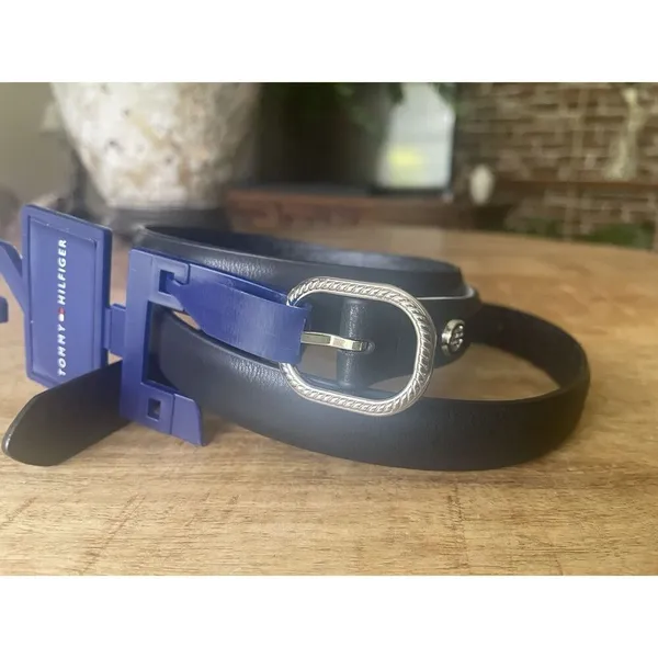 Tommy Hilfiger Women’s Black Tan Reversible Belt size L Logo Buckle NWT - Image 2
