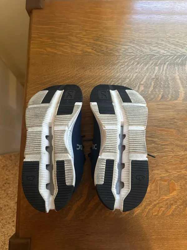 On Cloud Shoes - Image 4