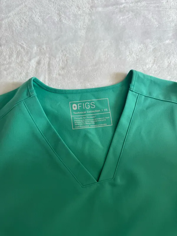 Figs Surgical Green Casma Scrub Top - size XS - Image 2