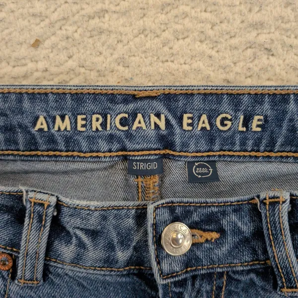 American Eagle Mom Jean Strigid Medium Wash Distressed‎ Raw Hem Womens 2 Short - Image 3