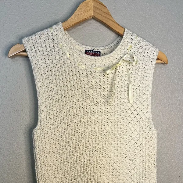 Vintage Coquette Girl Knit Bow Tank - Image 2