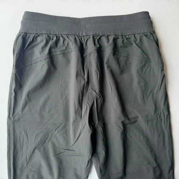 Lululemon Beyond the Studio Jogger Graphite Grey Size 8 Walking Comfort Casual - Image 6