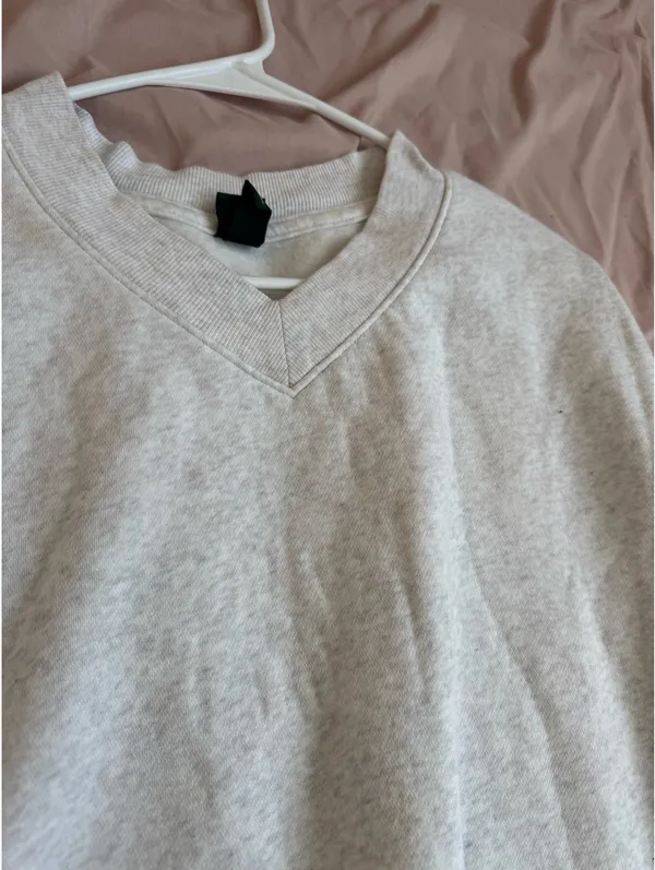 Wild Fable Cropped Sweater Grey V-Neck - Image 3