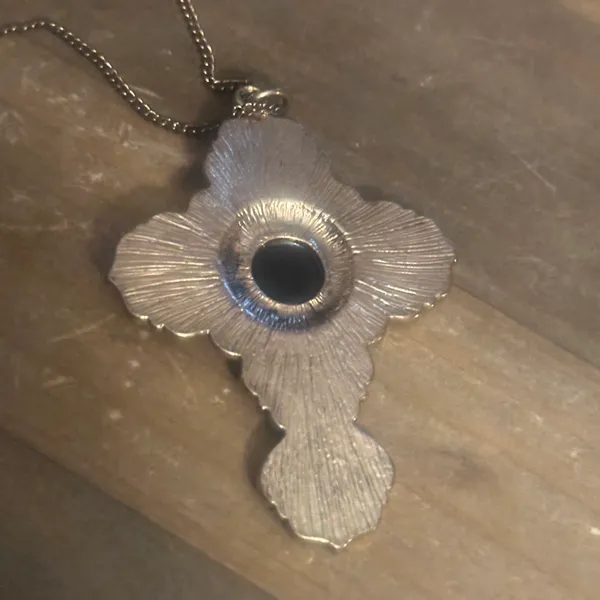 Gold tone black cabochon fancy cross pendant necklace - Image 4