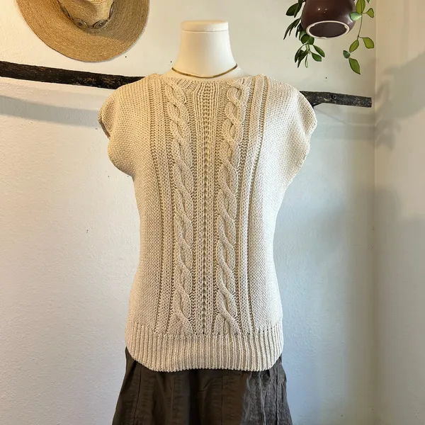 Vintage 90s Cream Cable Knit Sleeveless Chunky Pullover Sweater Size Medium - Image 9