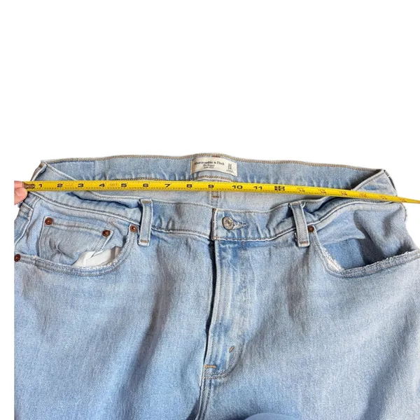 Abercrombie & Fitch The Baggy Low Rise Jeans Light Wash 32 14L Wide Leg - Image 7