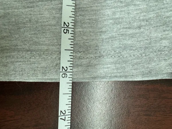 Vineyard Vines Grey Long Sleeve Book Graphic Pocket Tee Size Medium - Image 9