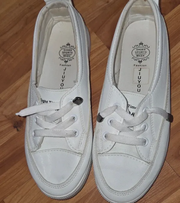 White Casual Sneakers Lace-Up Women's Shoes - Image 2