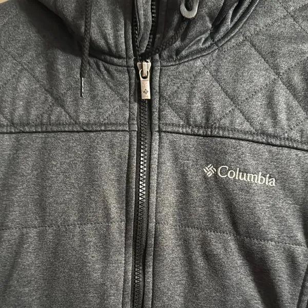 Columbia Gray Puffer Jacket with Quilted Design - Image 2