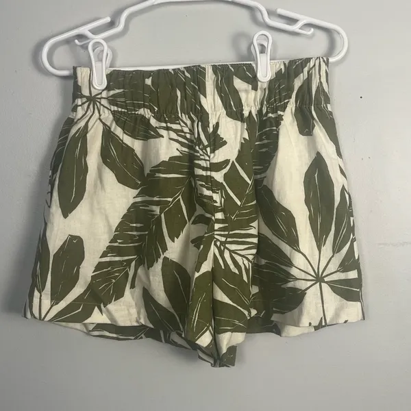 Abercrombie & fitch green leaf linen pull on shorts size small - Image 3