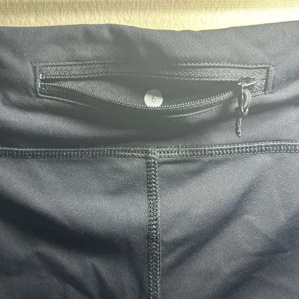 Lululemon size 6 - Image 6