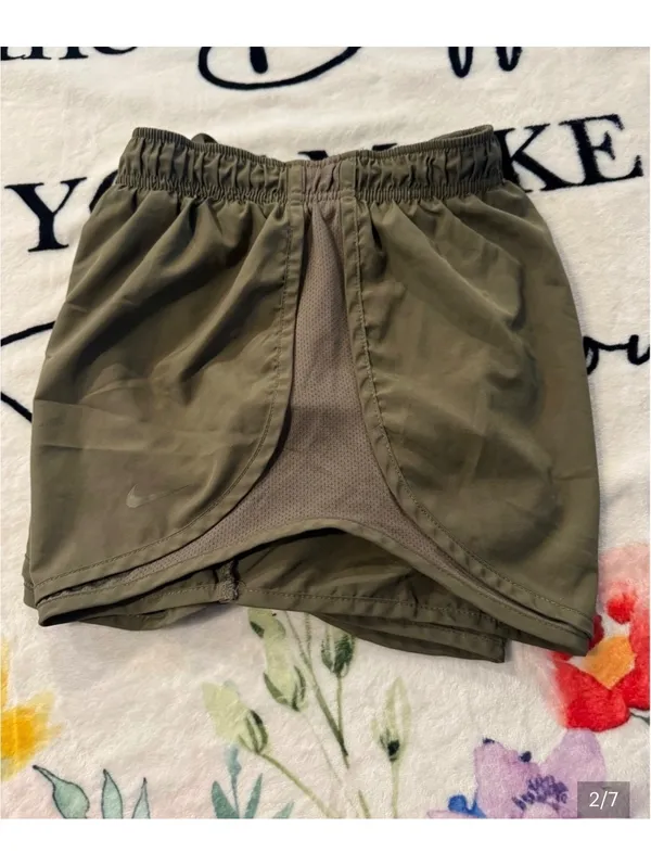 Nike Dri-FIT Womens Medium Green Running Shorts Athletic Gym Workout Size S - Image 2