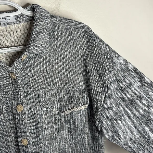 Bohme Polgram by Wellmade Inc.Gray Woven Schacket frayed hems Button down Size M - Image 4