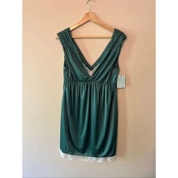 NWT Urban Outfitters Lux Emerald Green Satin Lace Slip Dress Small Sapphire Boh - Image 4