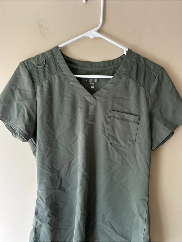 FIGS Olive Green Scrub Set - Two-Piece Top & Drawstring Jogger - Image 2