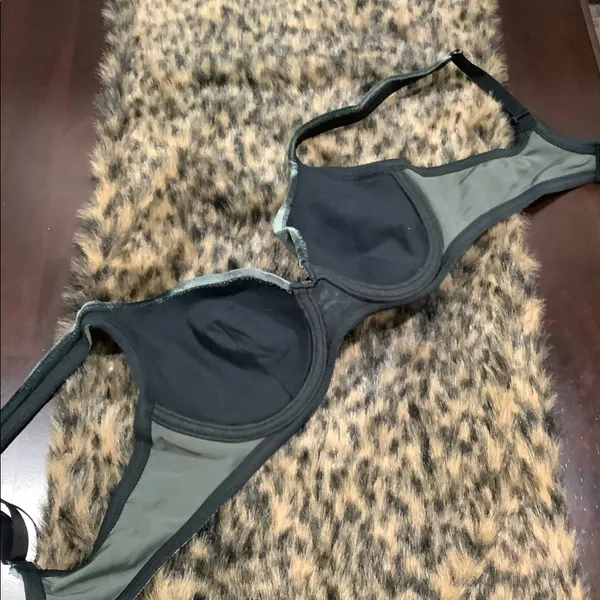 Nwot Vintage Green Velvet Bra‎ By Victorias Secret - Image 9