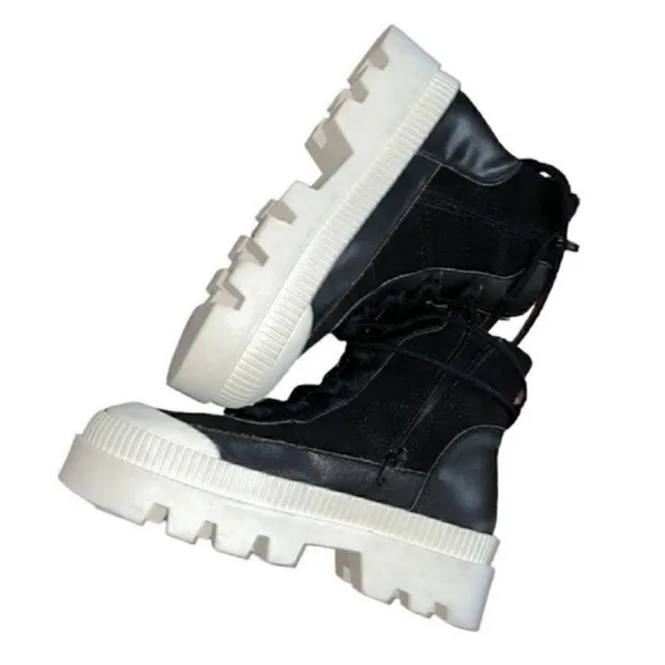 Gianni Bini Black Platform Leather Booties(Size 8M) - Image 7