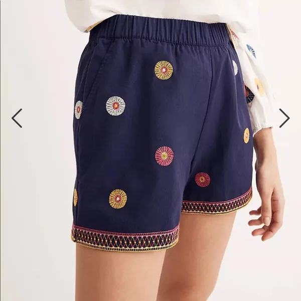 Embroidered boho floral elastic pull on Madewell short with pockets - Image 2