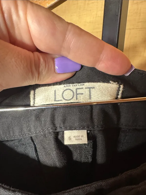LOFT Riviera Black Cotton Chino Shorts Size 6 - Image 3