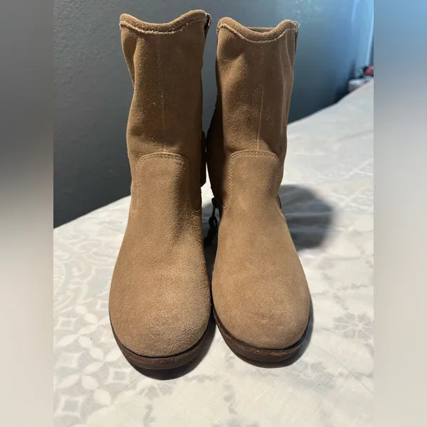 UGG Women's Brown Suede Heeled Boots - Image 2