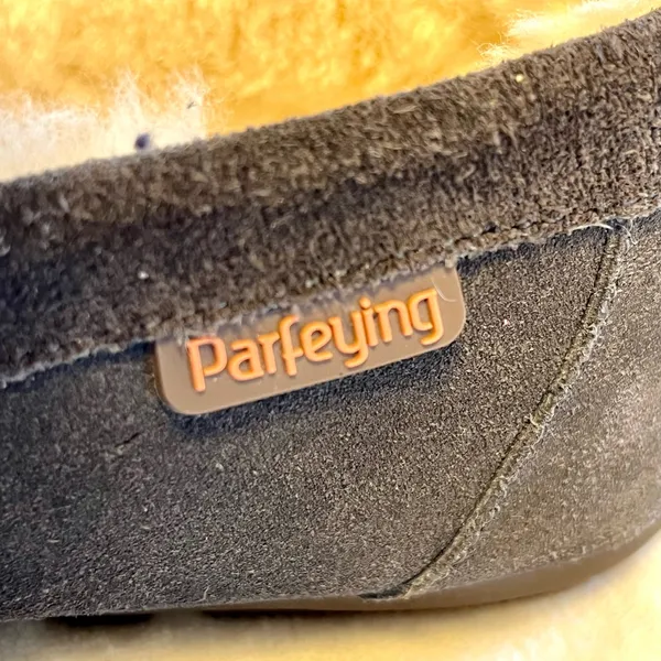Parfeying driving moccasin/slippers, Sherpa lined, size 8, women’s - Image 3