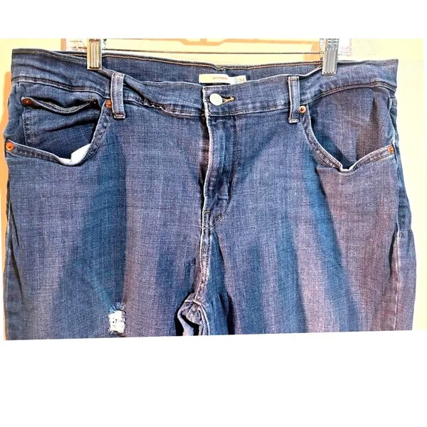 Levi's Boyfriend Jeans Distressed Medium‎ Wash Size 34 - Image 3