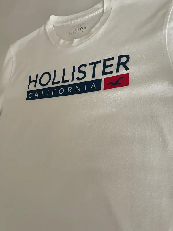 Hollister Graphic Tee - Pre-owned Casual T-Shirt - Image 4