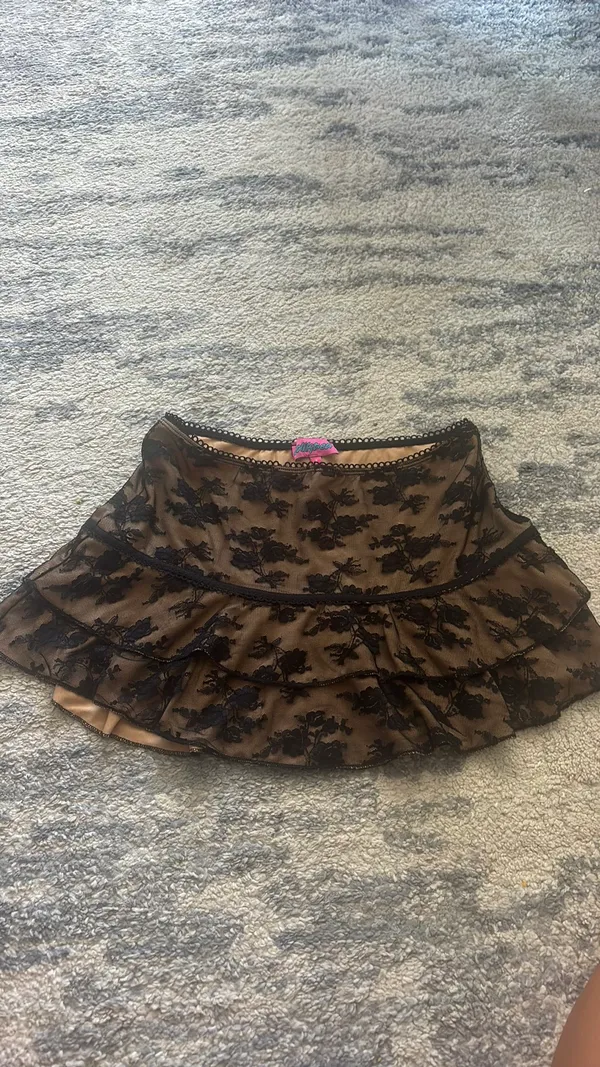 Edikted Lace Skirt Mini Ruffle - Image 2