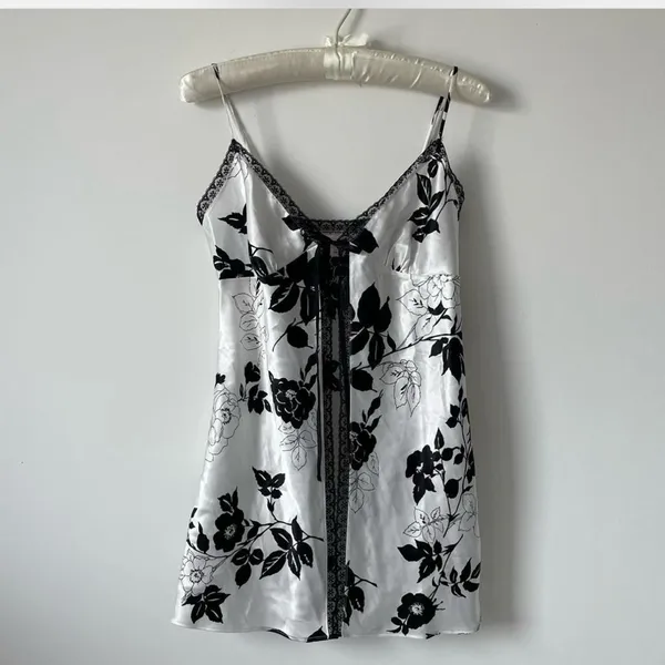 victoria’s secret black and white floral flower and leaf design vest slip dress - Image 2