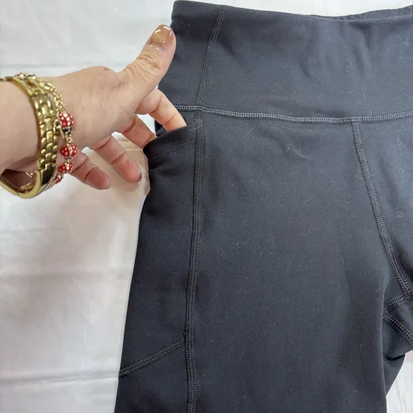 Victoria’s Secret Women's On Point Flow Black Bike Short Size 4 Activewear - Image 3