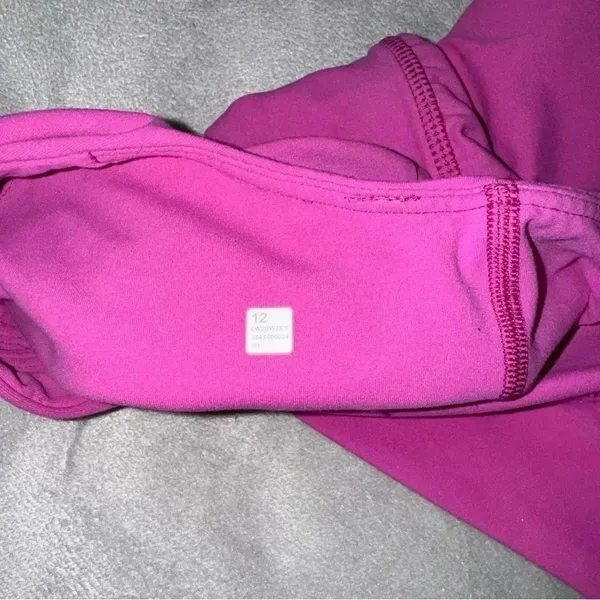 Lululemon Align V-Neck Bra - Image 4