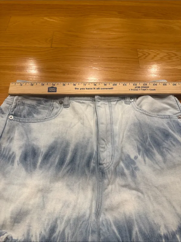 American Eagle outfitters highest rise mom shorts size 12. - Image 3