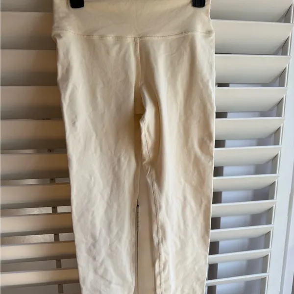 ALO Yoga Women's Ivory Leggings Highwasited - Image 5