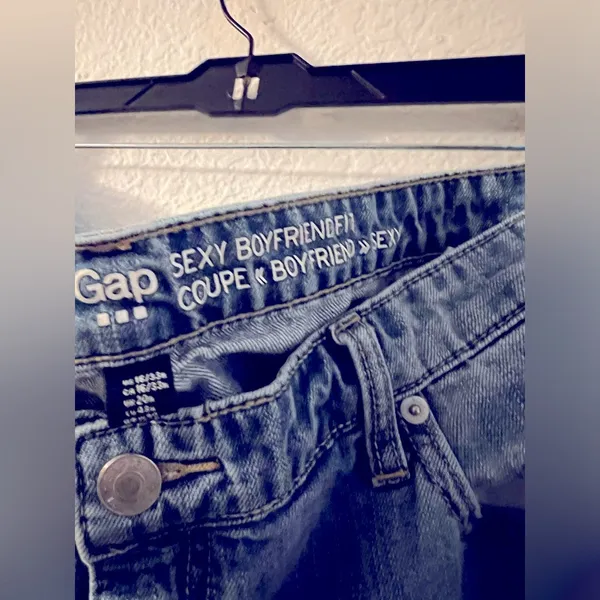 Gap Sexy Boyfriend Fit - Image 3