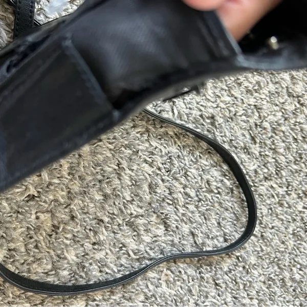 G.H.‎ Bass & Company Black Leather Wallet Crossbody Purse - Image 11
