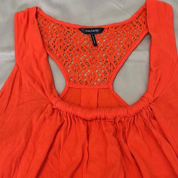 Daisy Fuentes size large beautiful orange lace accent tank top EUC - Image 3