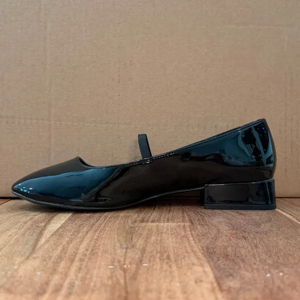 Madden Girl | 9.5M | Egret Rose Black Patent Leather Slip-On Women's Flats - Image 4