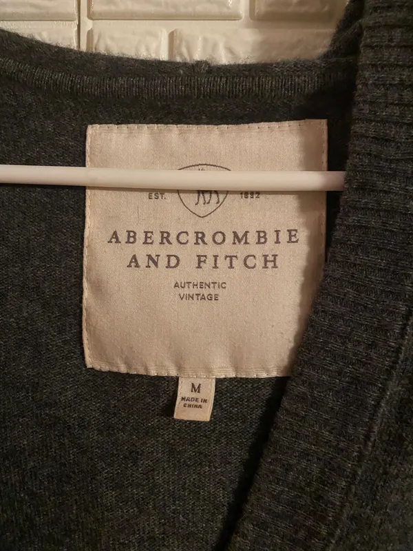 Abercrombie and Fitch woman's sweater 30 x 17 width. Gray with hoodie - Image 5