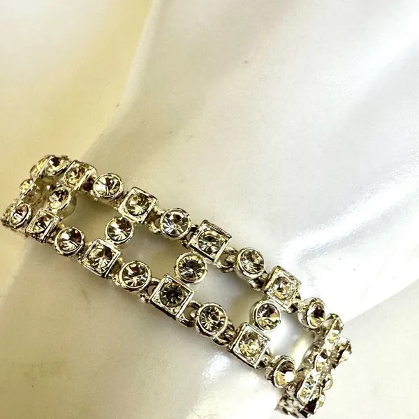 Silver tone rhinestone bracelet - Image 6