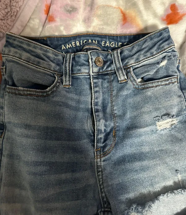 American Eagle Outfitters - Image 2