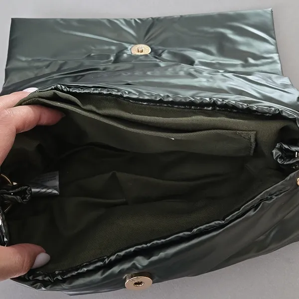 Anthropologie Metallic Puff Shoulder Bag In Green With a Gold Chain - Image 6