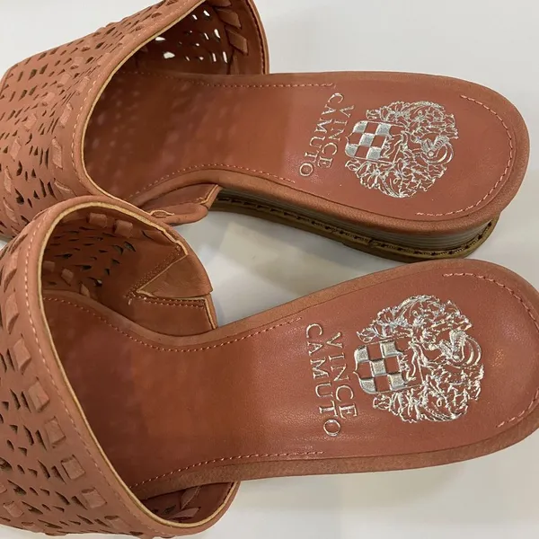 Vince‎ Camuto Leather Wedge Slide Wide Sandals Sushi 8 Wide NWOT - Image 8