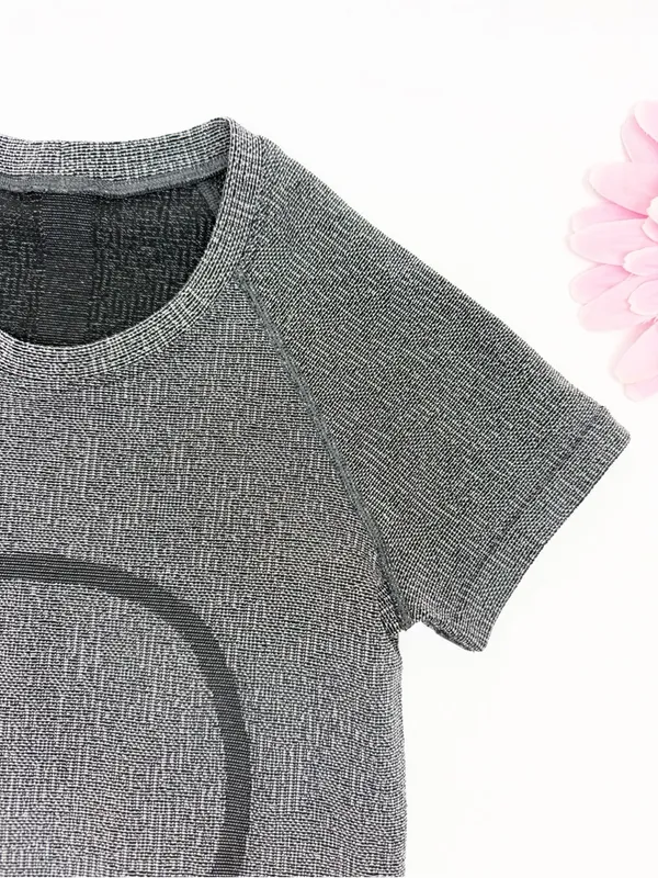 Lululemon Swiftly 2.0 Short Sleeve Top Hip Length Sparkle Silver Metallic Lurex - Image 3