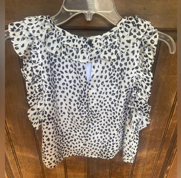 TCEC Leopard Ruffle Top, size S but fits more like XS - Image 2