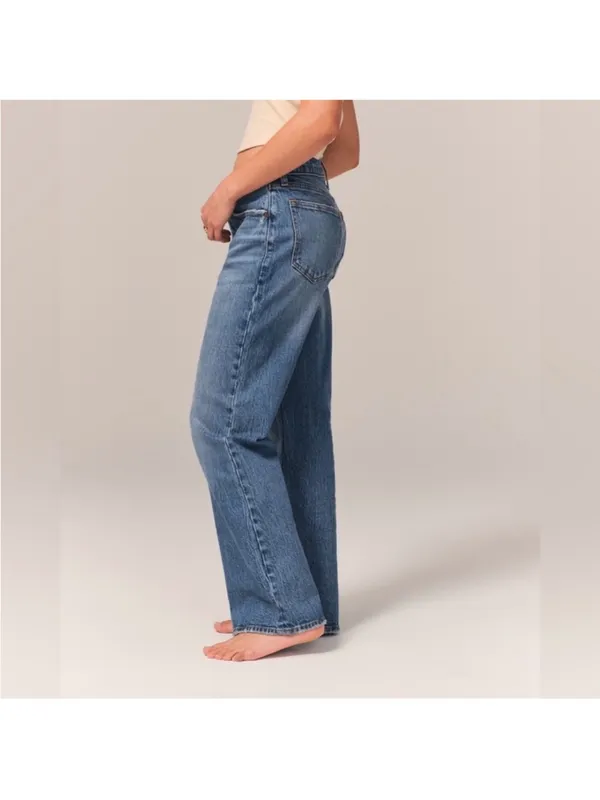 Abercrombie & Fitch The ‘90s Baggy Low-Rise Jeans - Image 2