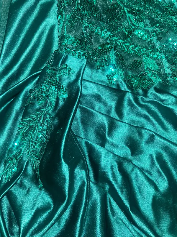 Emerald Green Prom Dress Size 10 - Image 11