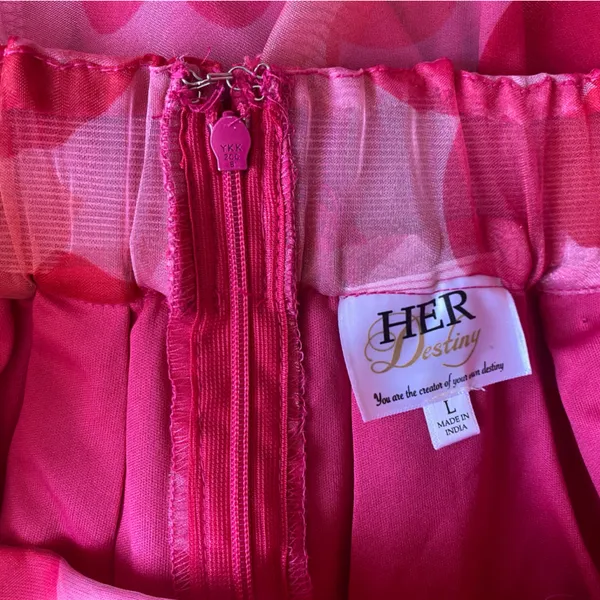 Her Destiny Red & Pink‎ Hearts Sheer Women’s Skirt Size L - Image 6